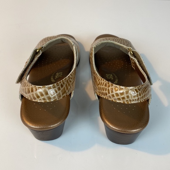 SAS Suntimer Heel Strap Sandal in Beige Croc Color Size 7S(slim) - Picture 7 of 15